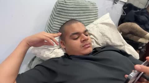 Snapshot of javiricorich chatting on February 3, 2026, 4:21 am javiSdick online show from February 3, 2026, 4:21 am