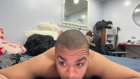 Snapshot of javiricorich chatting on February 3, 2026, 10:37 pm javiSdick online show from February 3, 2026, 10:37 pm