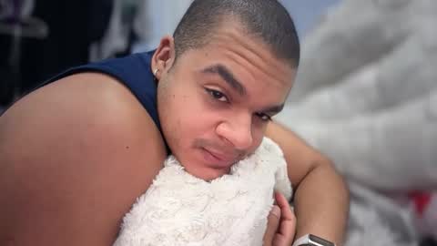 Snapshot of javiricorich chatting on February 8, 2026, 3:32 am javiSdick online show from February 8, 2026, 3:32 am