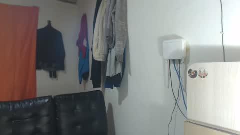 jaxivh16 online show from October 16, 2025, 4:02 am