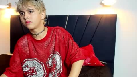 jaxson_cum online show from November 12, 2025, 2:06 pm