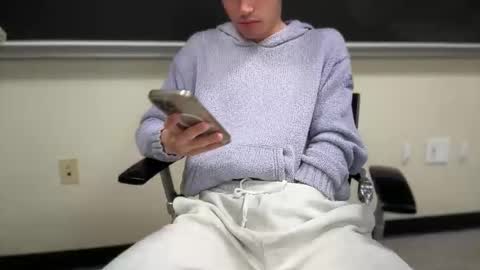 jaxsongray77 online show from April 28, 2026, 2:27 am