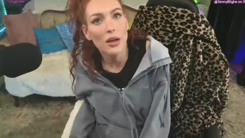 JennyBlighe online show from December 17, 2025, 11:49 am