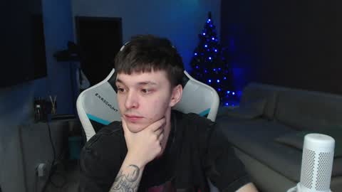 Jayce online show from January 2, 2025, 4:52 am