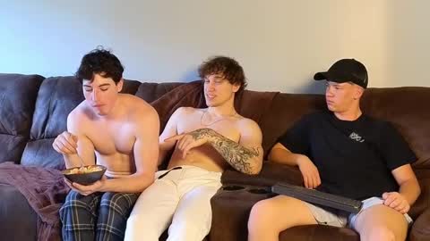 Snapshot of jaycex_69 chatting on December 5, 2024, 7:38 am THE HOUSE online show from December 5, 2024, 7:38 am