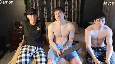 Snapshot of jaycex_69 chatting on January 9, 2025, 6:59 am THE HOUSE online show from January 9, 2025, 6:59 am