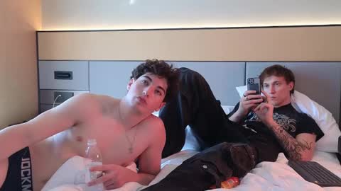 Snapshot of jaycex_69 chatting on February 5, 2025, 6:35 am THE HOUSE online show from February 5, 2025, 6:35 am