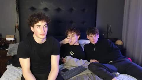 Snapshot of jaycex_69 chatting on February 19, 2025, 4:44 pm THE HOUSE online show from February 19, 2025, 4:44 pm