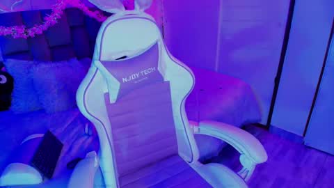 Jayen online show from March 11, 2025, 8:31 pm