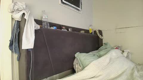 Naomiruty online show from October 17, 2025, 2:26 am