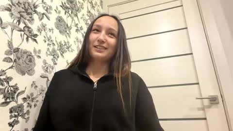 Stacie online show from April 14, 2026, 4:24 pm