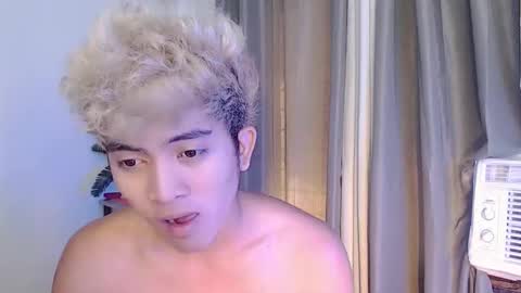 jaysee_hugecox online show from May 28, 2026, 1:14 am