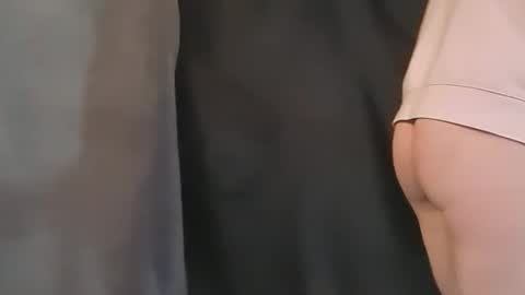 Snapshot of jaysub77 chatting on October 28, 2025, 2:37 am J online show from October 28, 2025, 2:37 am