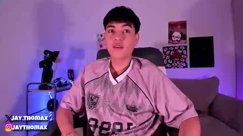 jaythomax online show from February 21, 2025, 6:48 pm