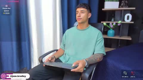 jaze_bradley online show from October 30, 2025, 11:33 am