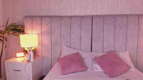 Jazmin online show from March 16, 2026, 7:29 pm