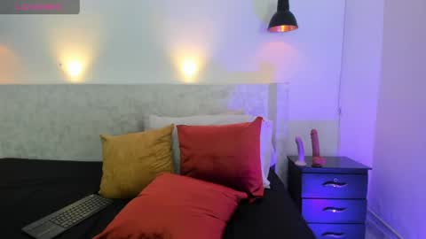 Jazmin online show from May 15, 2026, 11:23 pm
