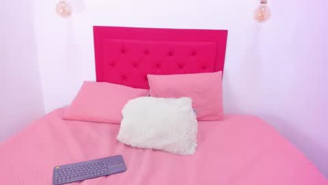 Jazmin Lewiss online show from January 8, 2025, 8:18 pm