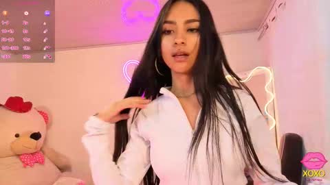 Jazmin  online show from October 6, 2025, 11:40 am
