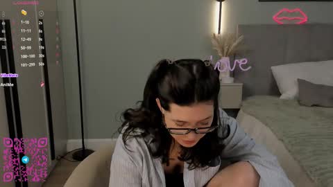 Snapshot of jazminenakano chatting on September 30, 2025, 7:41 pm Mira the personal mirage D online show from September 30, 2025, 7:41 pm