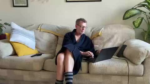 Jon online show from November 20, 2025, 1:44 pm