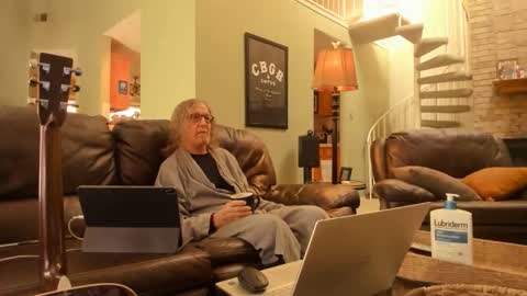 JDinEuless online show from November 2, 2025, 3:03 pm