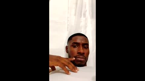 jeancarlos_09598073 online show from May 4, 2026, 12:06 am