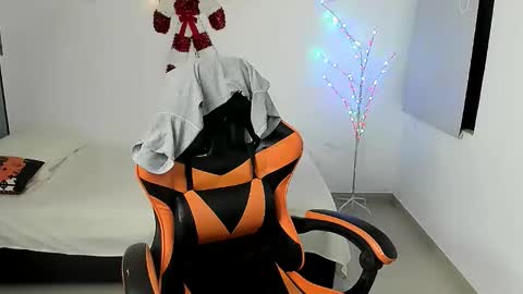 jeanfran_ferrer online show from November 26, 2025, 7:15 pm