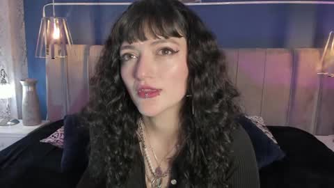 Jean online show from September 15, 2025, 7:47 pm