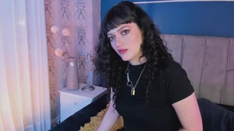 Jean online show from October 7, 2025, 7:44 pm