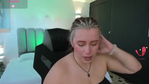 Snapshot of jeannewilliams_ chatting on July 22, 2026, 1:25 pm Jeanne Williams online show from July 22, 2026, 1:25 pm
