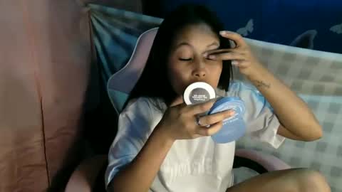 jeanny_babe online show from May 3, 2026, 1:17 pm