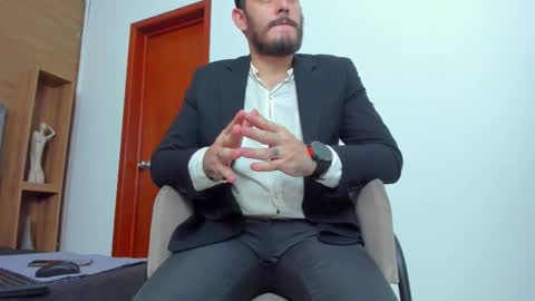 Jeanpiere online show from March 9, 2026, 1:53 am