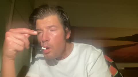 jeanslov online show from December 8, 2024, 5:07 am