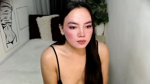 Jeanwants2play online show from July 14, 2026, 8:25 pm