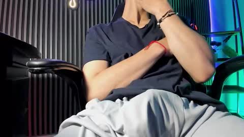 Jeff  online show from December 20, 2025, 1:29 pm