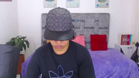 jeipyhot21_ online show from November 21, 2025, 9:13 pm