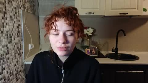 Snapshot of jelly_cherry chatting on June 1, 2026, 9:16 pm Emily online show from June 1, 2026, 9:16 pm