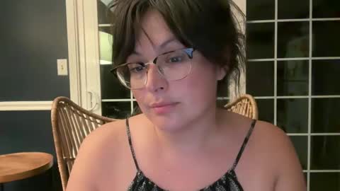 Jelli online show from September 23, 2025, 5:32 am