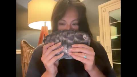 Snapshot of jellybeanin chatting on April 16, 2026, 6:36 am Jelli online show from April 16, 2026, 6:36 am