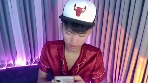 jemart_urnaughtboy online show from May 13, 2026, 11:07 am
