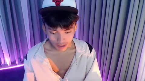jemart_urnaughtboy online show from May 17, 2026, 10:44 am