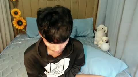 jemart_urnaughtboy online show from July 7, 2026, 2:43 pm