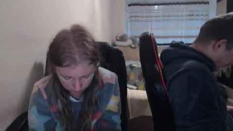 JenisAndPeter online show from December 17, 2025, 6:08 am