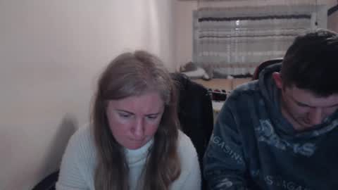 Snapshot of jenisandpeter chatting on March 6, 2026, 7:32 pm JenisAndPeter online show from March 6, 2026, 7:32 pm