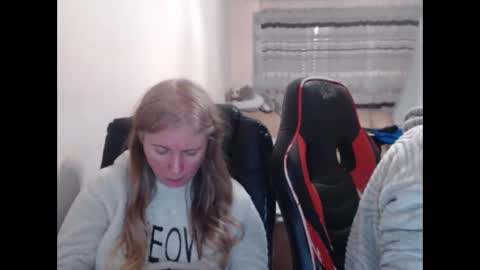 Snapshot of jenisandpeter chatting on March 10, 2026, 8:14 pm JenisAndPeter online show from March 10, 2026, 8:14 pm