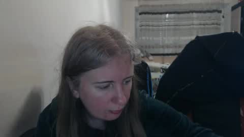 Snapshot of jenisandpeter chatting on March 18, 2026, 6:22 pm JenisAndPeter online show from March 18, 2026, 6:22 pm