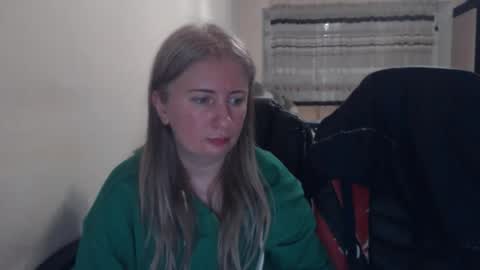 Snapshot of jenisandpeter chatting on March 25, 2026, 7:20 pm JenisAndPeter online show from March 25, 2026, 7:20 pm