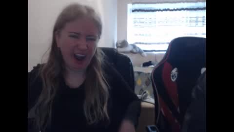 Snapshot of jenisandpeter chatting on April 5, 2026, 5:59 am JenisAndPeter online show from April 5, 2026, 5:59 am