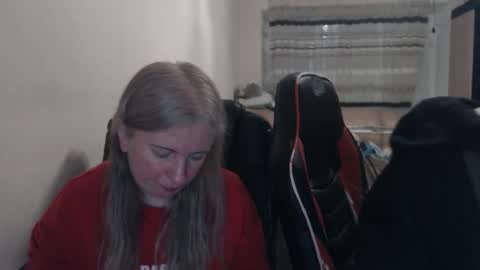 Snapshot of jenisandpeter chatting on April 8, 2026, 6:30 pm JenisAndPeter online show from April 8, 2026, 6:30 pm